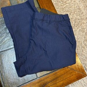 size 16 navy 4-season slim fit capris-Lane Bryant -mid rise
